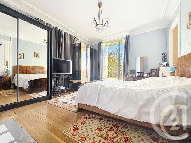 maison à vendre - 8 pièces - 235.78 m2 - MORET LOING ET ORVANNE - 77 - ILE-DE-FRANCE - Century 21 Agence Notre-Dame