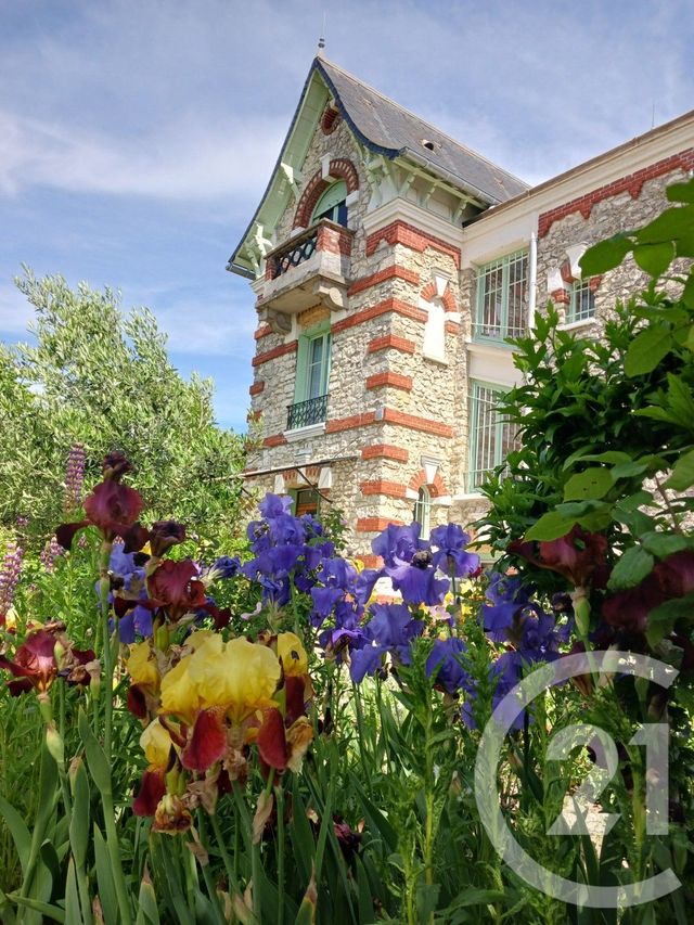 maison à vendre - 8 pièces - 235.78 m2 - MORET LOING ET ORVANNE - 77 - ILE-DE-FRANCE - Century 21 Agence Notre-Dame