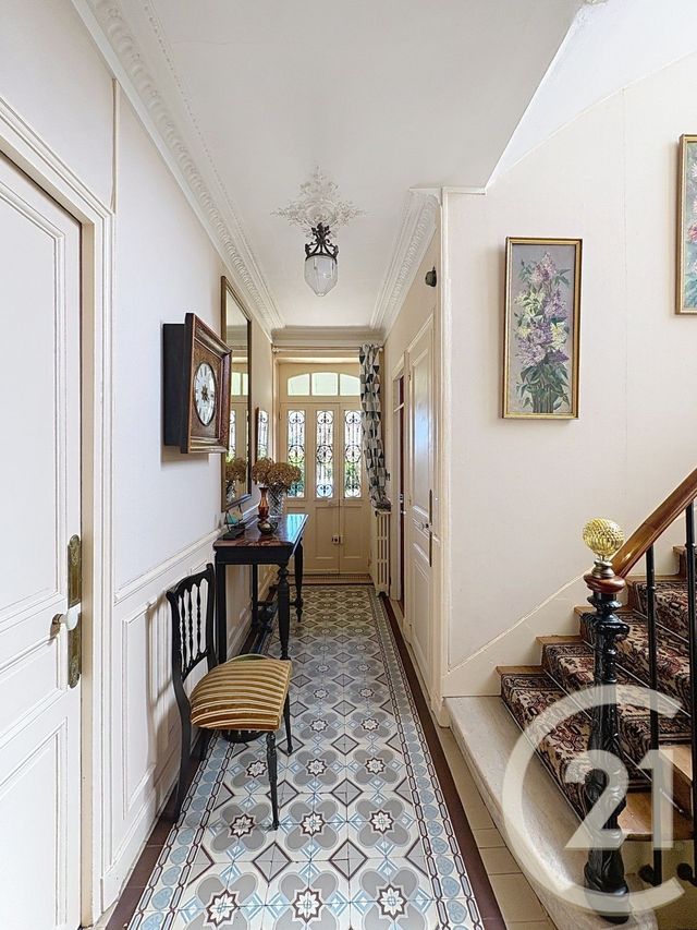 maison à vendre - 8 pièces - 235.78 m2 - MORET LOING ET ORVANNE - 77 - ILE-DE-FRANCE - Century 21 Agence Notre-Dame