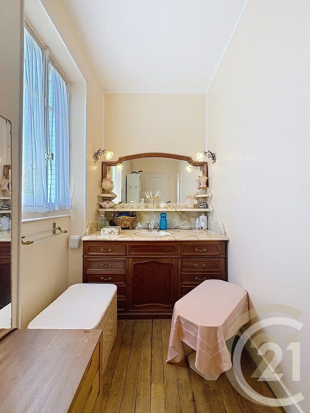 maison à vendre - 8 pièces - 235.78 m2 - MORET LOING ET ORVANNE - 77 - ILE-DE-FRANCE - Century 21 Agence Notre-Dame