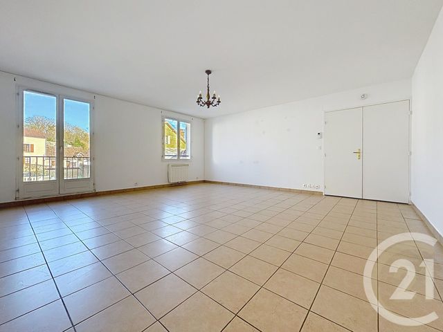 Afficher la photo en grand Appartement F2 à vendre - 2 pièces - 61.07 m2 - MONTIGNY SUR LOING - 77 - ILE-DE-FRANCE - Century 21 Agence Notre-Dame