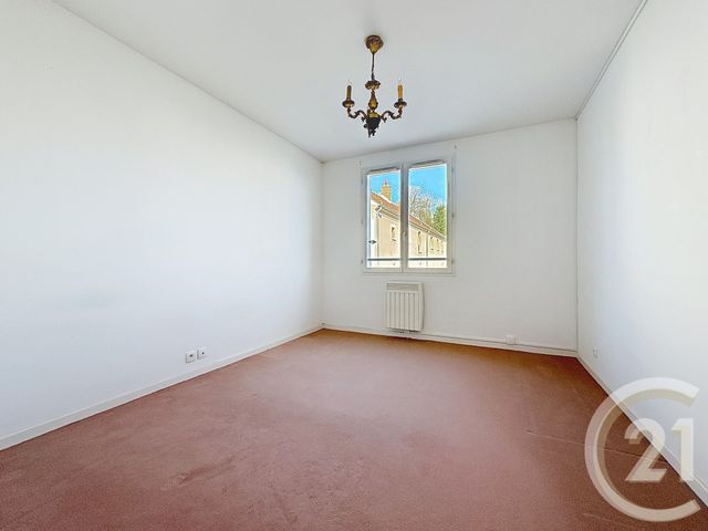 Afficher la photo en grand Appartement F2 à vendre - 2 pièces - 61.07 m2 - MONTIGNY SUR LOING - 77 - ILE-DE-FRANCE - Century 21 Agence Notre-Dame