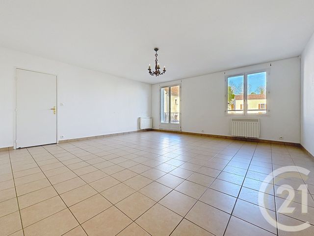 Afficher la photo en grand Appartement F2 à vendre - 2 pièces - 61.07 m2 - MONTIGNY SUR LOING - 77 - ILE-DE-FRANCE - Century 21 Agence Notre-Dame
