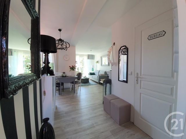 Afficher la photo en grand Appartement F2 à vendre - 2 pièces - 46.0 m2 - CHAMPAGNE SUR SEINE - 77 - ILE-DE-FRANCE - Century 21 Agence Notre-Dame