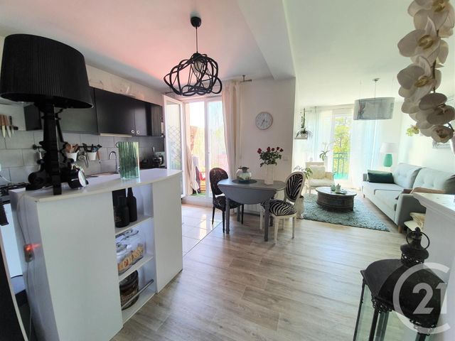 Afficher la photo en grand Appartement F2 à vendre - 2 pièces - 46.0 m2 - CHAMPAGNE SUR SEINE - 77 - ILE-DE-FRANCE - Century 21 Agence Notre-Dame
