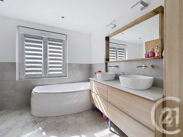 maison à vendre - 5 pièces - 105.72 m2 - MONTIGNY SUR LOING - 77 - ILE-DE-FRANCE - Century 21 Agence Notre-Dame