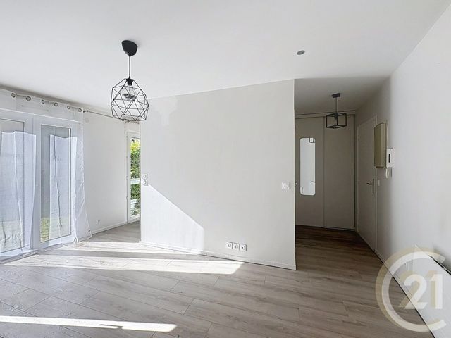 Appartement F1 bis à louer - 2 pièces - 33.76 m2 - AVON - 77 - ILE-DE-FRANCE - Century 21 Agence Notre-Dame