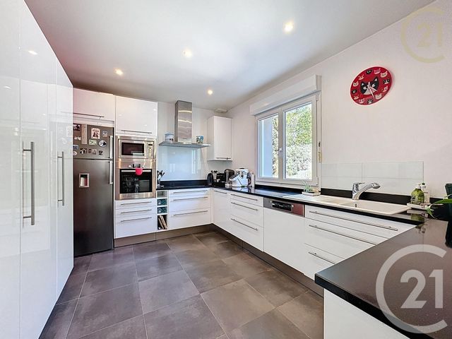 maison à vendre - 9 pièces - 200.0 m2 - ST SAUVEUR SUR ECOLE - 77 - ILE-DE-FRANCE - Century 21 Agence Notre-Dame