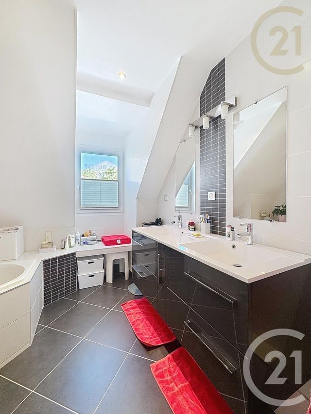 maison à vendre - 9 pièces - 200.0 m2 - ST SAUVEUR SUR ECOLE - 77 - ILE-DE-FRANCE - Century 21 Agence Notre-Dame