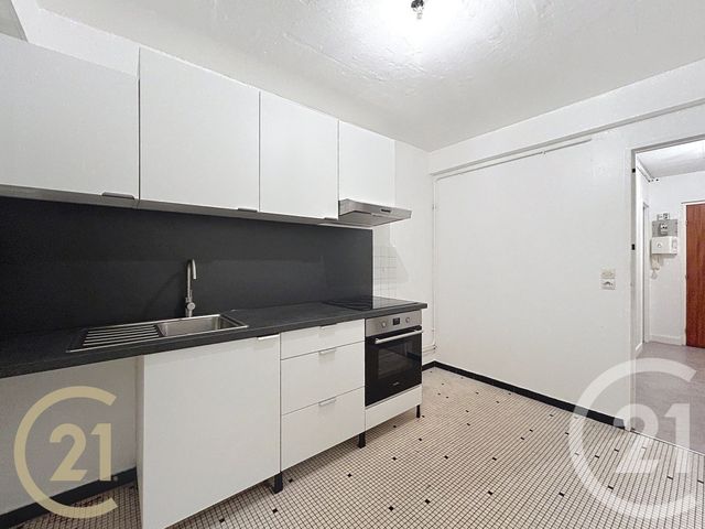 Appartement F3 à louer - 3 pièces - 65.0 m2 - VENEUX LES SABLONS - 77 - ILE-DE-FRANCE - Century 21 Agence Notre-Dame