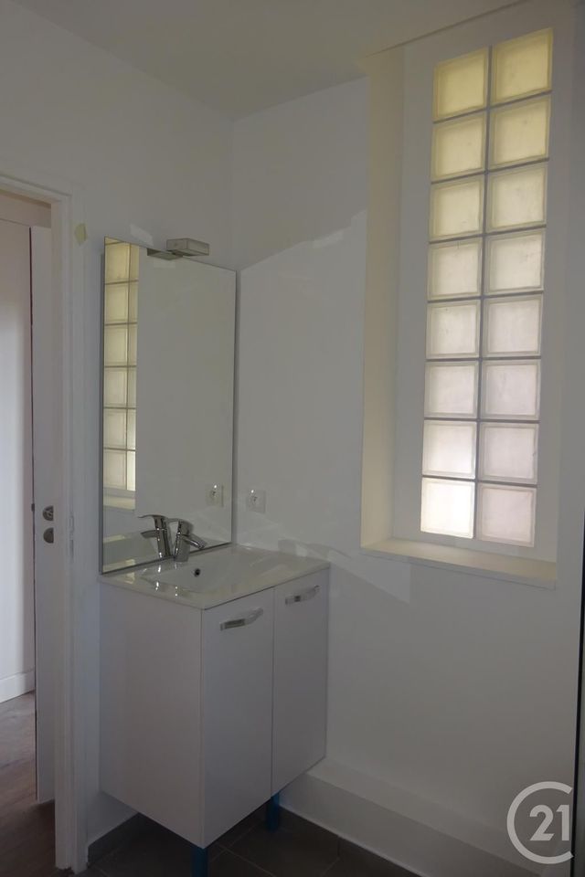 Appartement F1 à louer - 1 pièce - 32.14 m2 - MORET SUR LOING - 77 - ILE-DE-FRANCE - Century 21 Agence Notre-Dame