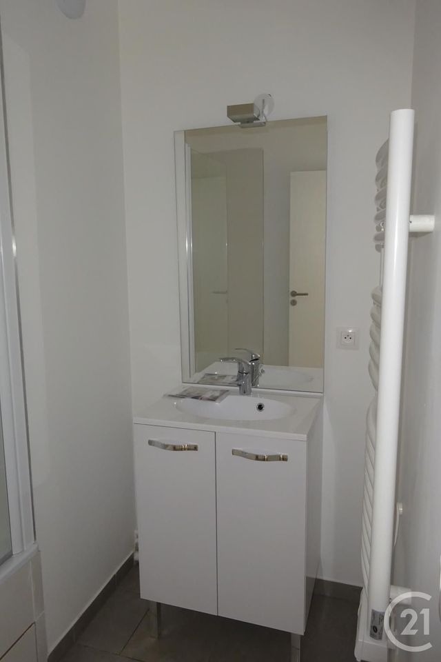 Afficher la photo en grand Appartement F3 à louer - 3 pièces - 58.01 m2 - MORET SUR LOING - 77 - ILE-DE-FRANCE - Century 21 Agence Notre-Dame