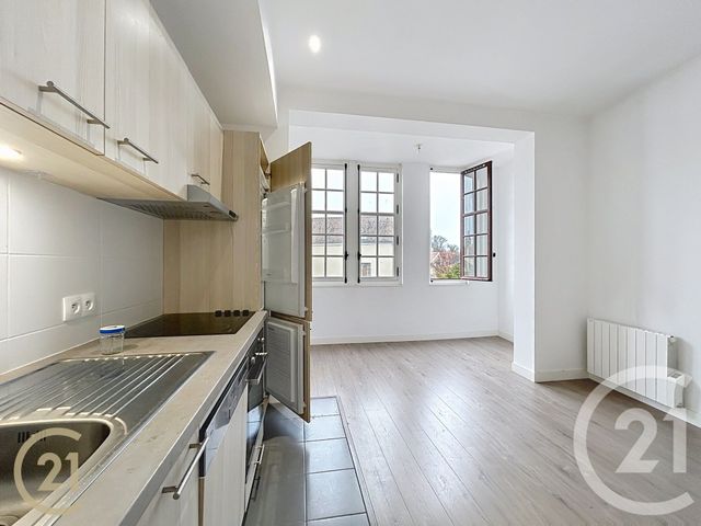 Appartement F3 à louer - 3 pièces - 58.01 m2 - MORET SUR LOING - 77 - ILE-DE-FRANCE - Century 21 Agence Notre-Dame