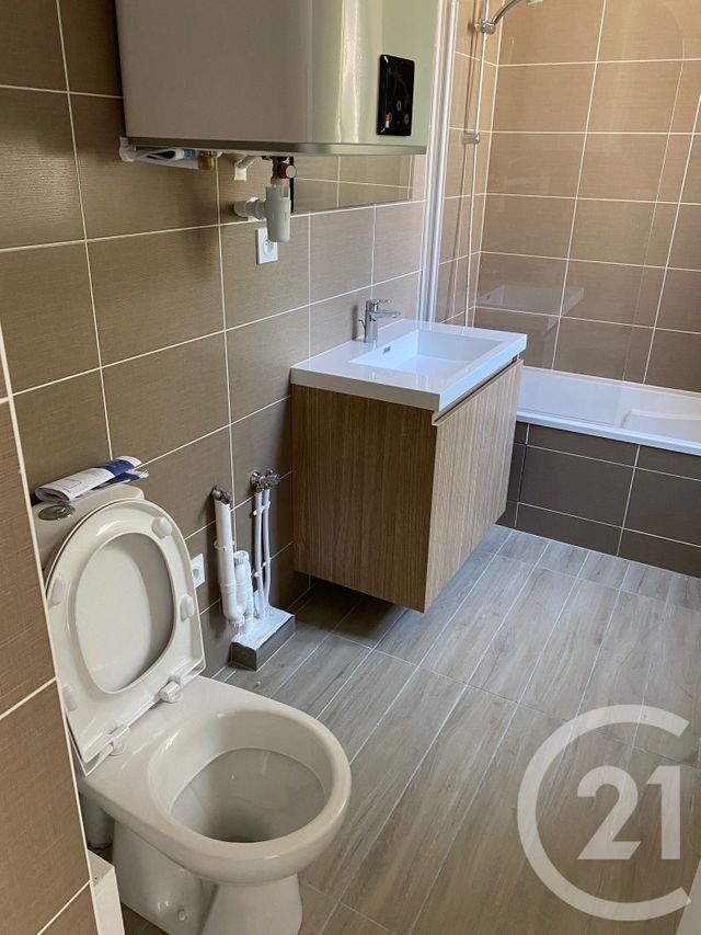 Appartement F3 à louer - 3 pièces - 61.22 m2 - CHAMPAGNE SUR SEINE - 77 - ILE-DE-FRANCE - Century 21 Agence Notre-Dame