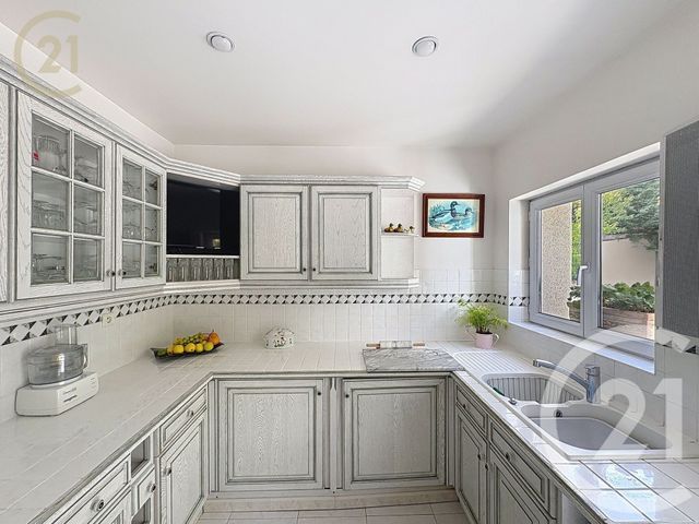 maison à vendre - 6 pièces - 211.25 m2 - MORET LOING ET ORVANNE - 77 - ILE-DE-FRANCE - Century 21 Agence Notre-Dame