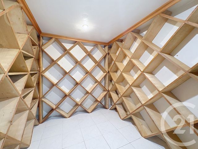 maison à vendre - 6 pièces - 211.25 m2 - MORET LOING ET ORVANNE - 77 - ILE-DE-FRANCE - Century 21 Agence Notre-Dame