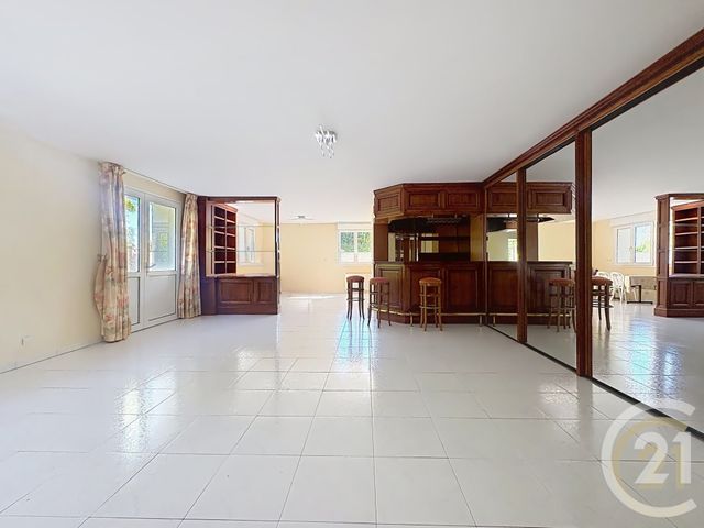 maison à vendre - 6 pièces - 211.25 m2 - MORET LOING ET ORVANNE - 77 - ILE-DE-FRANCE - Century 21 Agence Notre-Dame