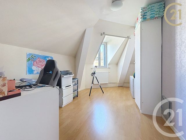 maison à vendre - 6 pièces - 153.4 m2 - MONTEREAU FAULT YONNE - 77 - ILE-DE-FRANCE - Century 21 Agence Notre-Dame