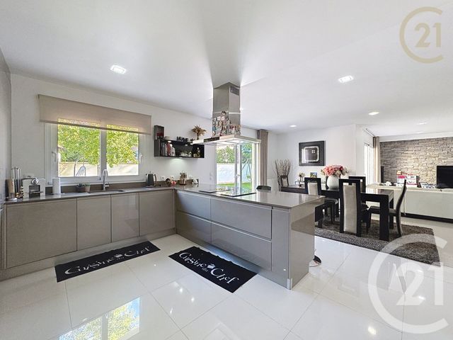 maison à vendre - 7 pièces - 148.4 m2 - ST SAUVEUR SUR ECOLE - 77 - ILE-DE-FRANCE - Century 21 Agence Notre-Dame