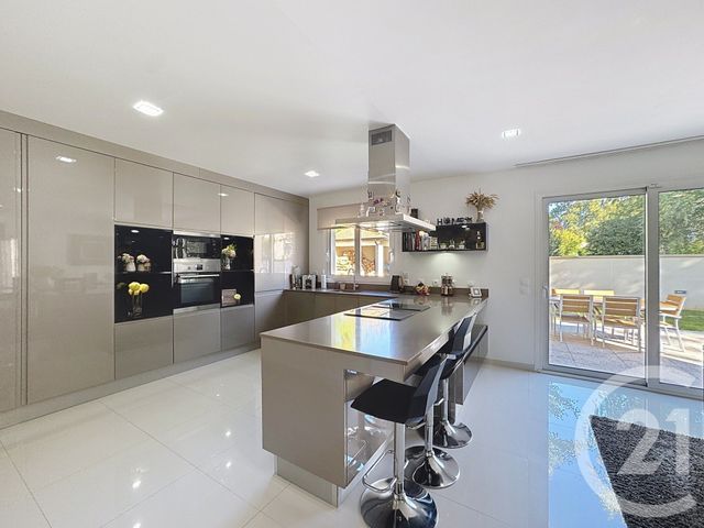 maison à vendre - 7 pièces - 148.4 m2 - ST SAUVEUR SUR ECOLE - 77 - ILE-DE-FRANCE - Century 21 Agence Notre-Dame