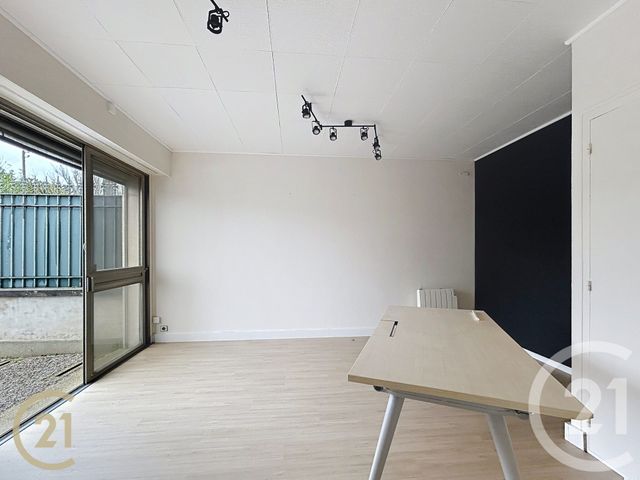 Appartement Local à louer - 2 pièces - 55.0 m2 - CHAMPAGNE SUR SEINE - 77 - ILE-DE-FRANCE - Century 21 Agence Notre-Dame