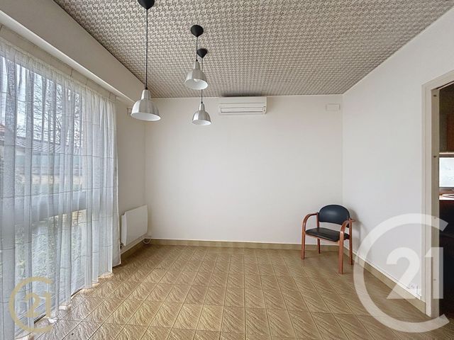 Appartement Local à louer - 2 pièces - 55.0 m2 - CHAMPAGNE SUR SEINE - 77 - ILE-DE-FRANCE - Century 21 Agence Notre-Dame