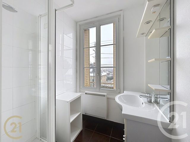 Appartement Studio à louer - 1 pièce - 28.0 m2 - MONTIGNY SUR LOING - 77 - ILE-DE-FRANCE - Century 21 Agence Notre-Dame