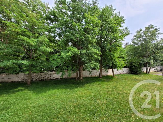 Appartement F5 à louer - 5 pièces - 73.89 m2 - AVON - 77 - ILE-DE-FRANCE - Century 21 Agence Notre-Dame