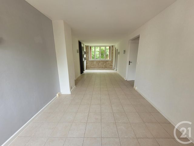 Appartement F5 à louer - 5 pièces - 73.89 m2 - AVON - 77 - ILE-DE-FRANCE - Century 21 Agence Notre-Dame