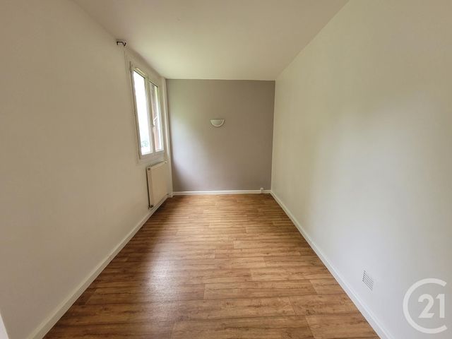 Appartement F5 à louer - 5 pièces - 73.89 m2 - AVON - 77 - ILE-DE-FRANCE - Century 21 Agence Notre-Dame