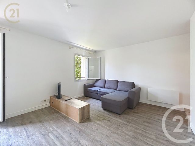 Appartement F1 à louer - 1 pièce - 33.0 m2 - MORET LOING ET ORVANNE - 77 - ILE-DE-FRANCE - Century 21 Agence Notre-Dame