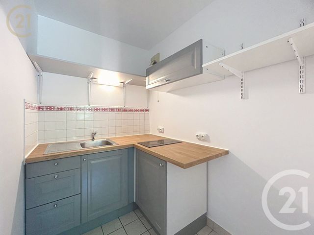 Appartement F1 à louer - 1 pièce - 33.0 m2 - MORET LOING ET ORVANNE - 77 - ILE-DE-FRANCE - Century 21 Agence Notre-Dame