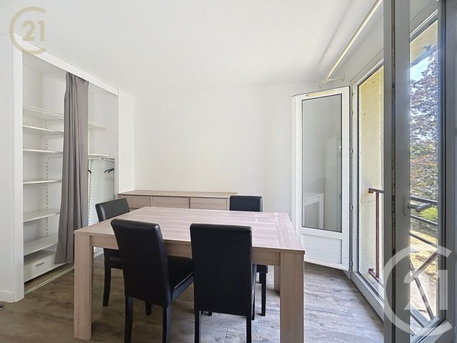 Appartement F1 à louer - 1 pièce - 33.0 m2 - MORET LOING ET ORVANNE - 77 - ILE-DE-FRANCE - Century 21 Agence Notre-Dame