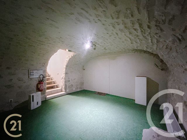 Appartement Local à louer - 1 pièce - 82.87 m2 - MORET SUR LOING - 77 - ILE-DE-FRANCE - Century 21 Agence Notre-Dame