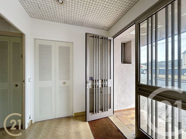 Appartement Local à louer - 2 pièces - 55.55 m2 - CHAMPAGNE SUR SEINE - 77 - ILE-DE-FRANCE - Century 21 Agence Notre-Dame