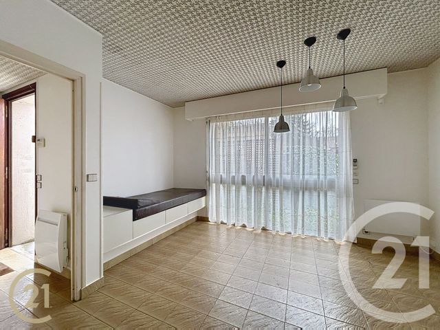 Appartement Local à louer - 2 pièces - 55.55 m2 - CHAMPAGNE SUR SEINE - 77 - ILE-DE-FRANCE - Century 21 Agence Notre-Dame