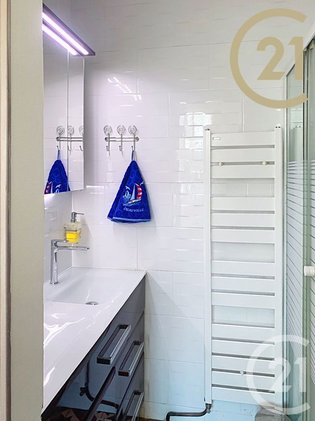 maison à vendre - 5 pièces - 105.49 m2 - VILLE ST JACQUES - 77 - ILE-DE-FRANCE - Century 21 Agence Notre-Dame