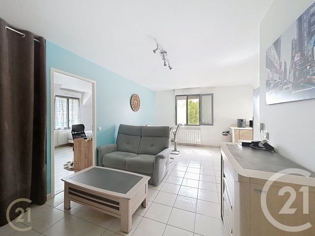 Appartement à louer - 2 pièces - 48.57 m2 - ECUELLES - 77 - ILE-DE-FRANCE - Century 21 Agence Notre-Dame