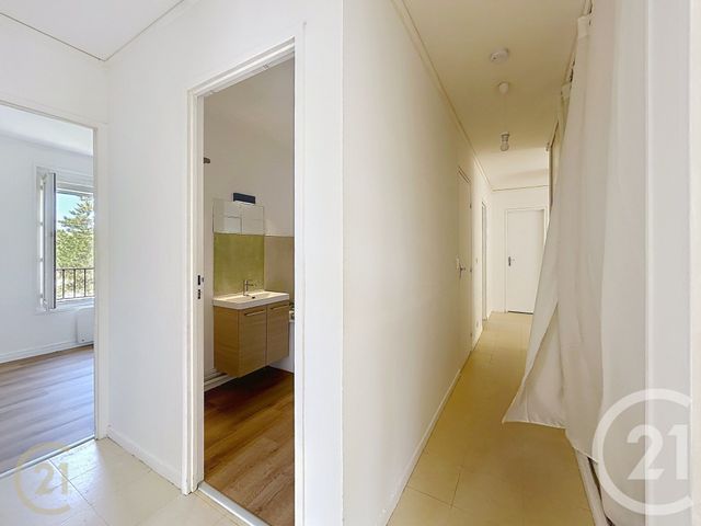 Appartement F4 à louer - 4 pièces - 100.09 m2 - ST MAMMES - 77 - ILE-DE-FRANCE - Century 21 Agence Notre-Dame