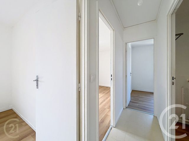 Appartement F4 à louer - 4 pièces - 100.09 m2 - ST MAMMES - 77 - ILE-DE-FRANCE - Century 21 Agence Notre-Dame