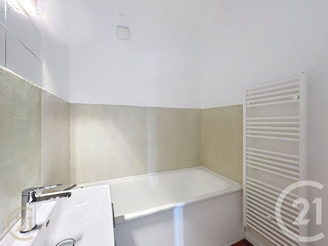 Appartement F4 à louer - 4 pièces - 100.09 m2 - ST MAMMES - 77 - ILE-DE-FRANCE - Century 21 Agence Notre-Dame