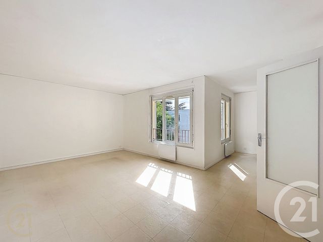 Appartement F4 à louer - 4 pièces - 100.09 m2 - ST MAMMES - 77 - ILE-DE-FRANCE - Century 21 Agence Notre-Dame