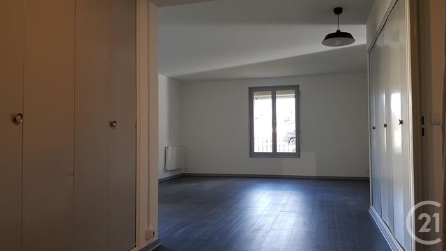 Appartement F3 à louer - 3 pièces - 81.02 m2 - ST MAMMES - 77 - ILE-DE-FRANCE - Century 21 Agence Notre-Dame