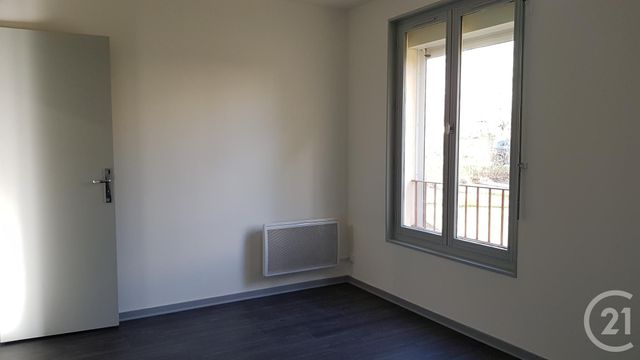 Appartement F3 à louer - 3 pièces - 81.02 m2 - ST MAMMES - 77 - ILE-DE-FRANCE - Century 21 Agence Notre-Dame