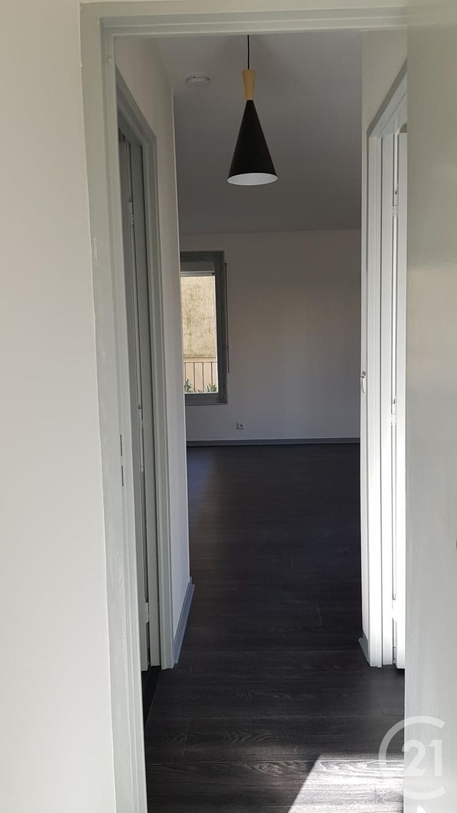 Appartement F3 à louer - 3 pièces - 81.02 m2 - ST MAMMES - 77 - ILE-DE-FRANCE - Century 21 Agence Notre-Dame