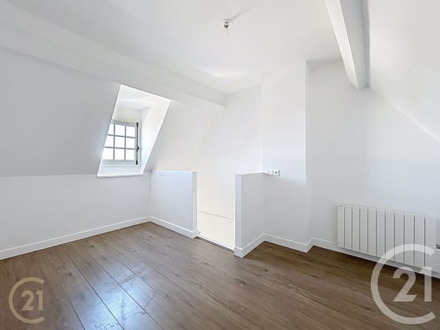 Appartement F4 à louer - 4 pièces - 86.51 m2 - MORET SUR LOING - 77 - ILE-DE-FRANCE - Century 21 Agence Notre-Dame