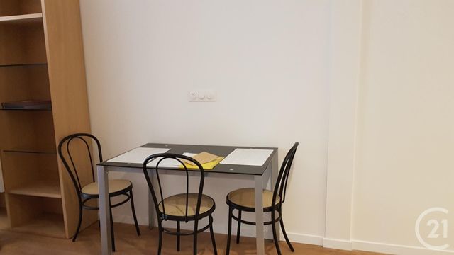 Appartement F2 à louer - 2 pièces - 45.0 m2 - FONTAINEBLEAU - 77 - ILE-DE-FRANCE - Century 21 Agence Notre-Dame