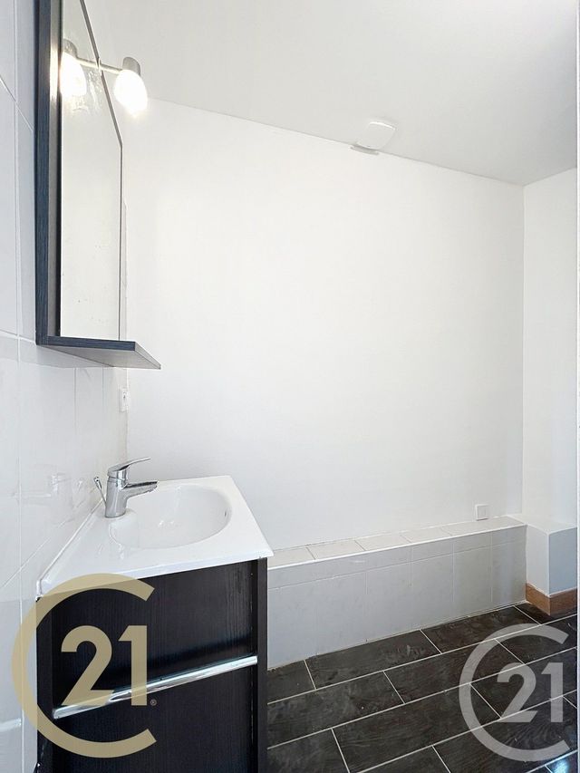 Appartement F2 à louer - 2 pièces - 31.67 m2 - CHAMPAGNE SUR SEINE - 77 - ILE-DE-FRANCE - Century 21 Agence Notre-Dame