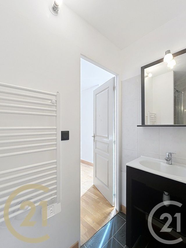 Appartement F2 à louer - 2 pièces - 31.67 m2 - CHAMPAGNE SUR SEINE - 77 - ILE-DE-FRANCE - Century 21 Agence Notre-Dame