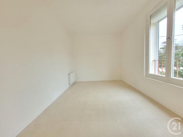 Appartement F4 à louer - 4 pièces - 80.07 m2 - ST MAMMES - 77 - ILE-DE-FRANCE - Century 21 Agence Notre-Dame